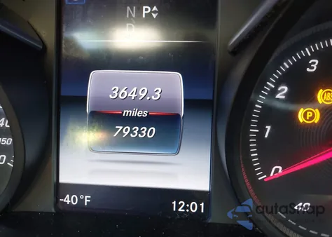 2016 Mercedes-Benz C 300 из США, поврежденный, VIN 55SWF4JB7GU163674